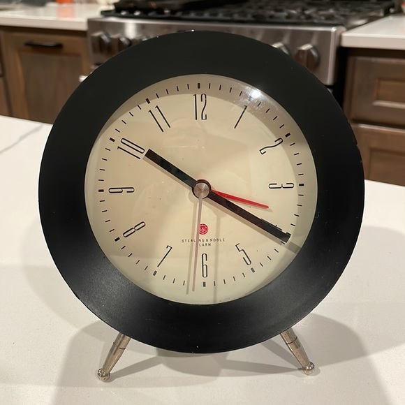 Sterling & noble alarm small clock - Picture 1 of 9